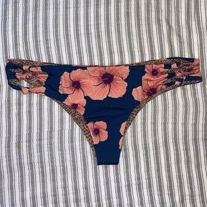 Acacia Hibiscus bottoms $80VM